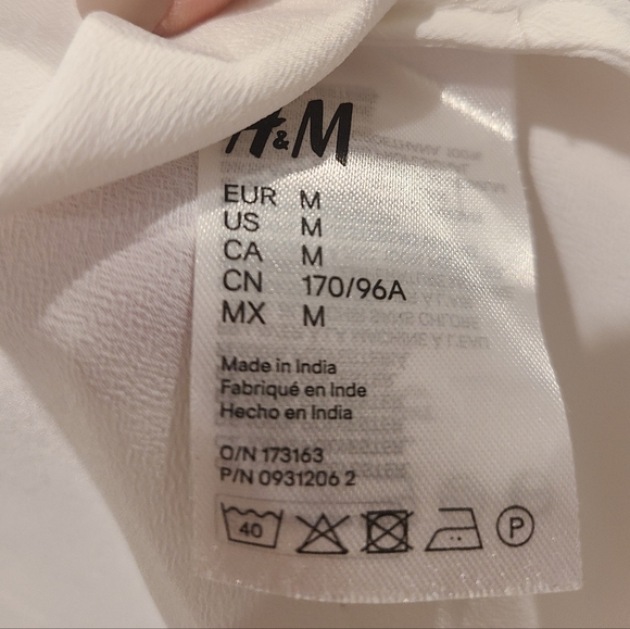 H&M Button Up Ruffled Blouse, Medium - Picture 4 of 10